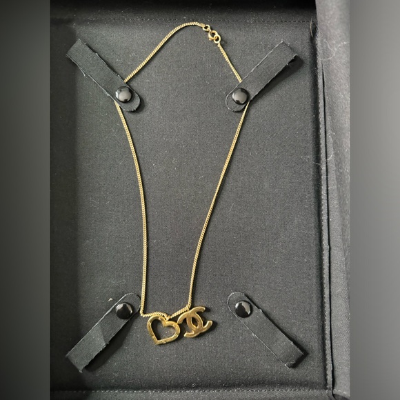 CHANEL Necklace CC Logo & Heart Charms Gold Plated w/Box & COA - Picture 2 of 8